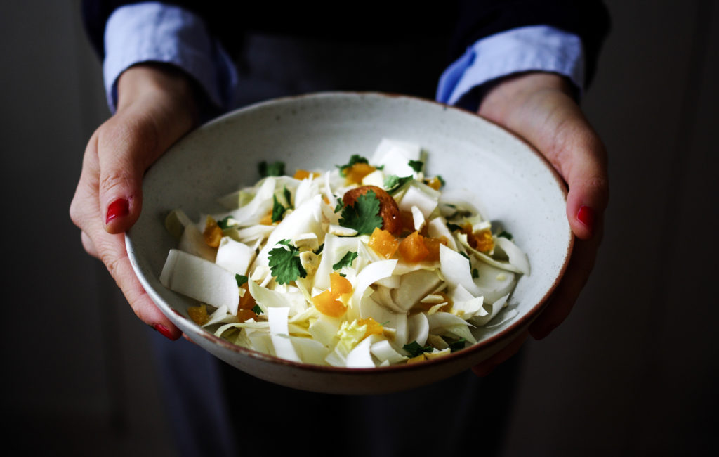 Salade endives, abricots, sésame